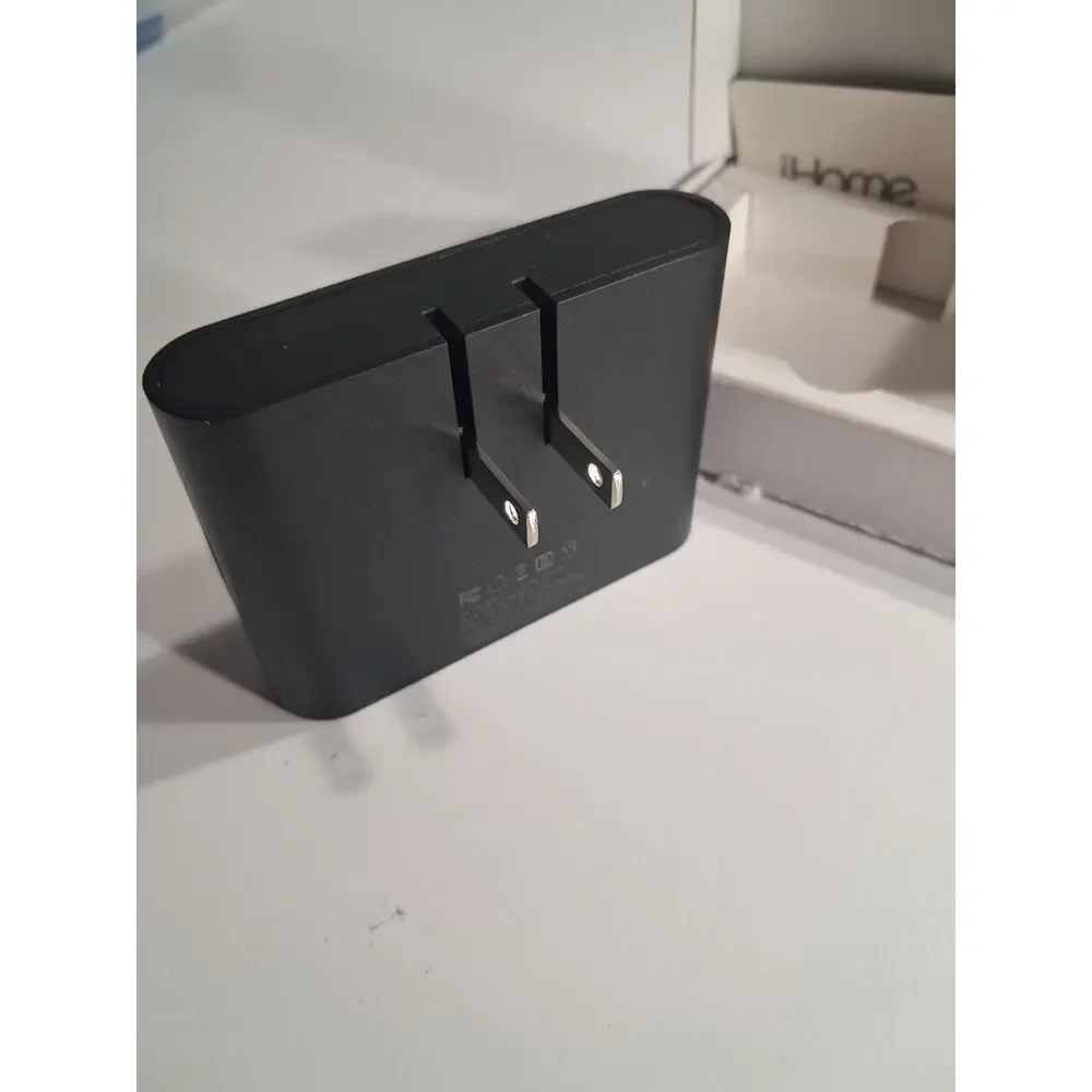 iHome Slim 4-Port USB Wall Charger, AC Pro Black